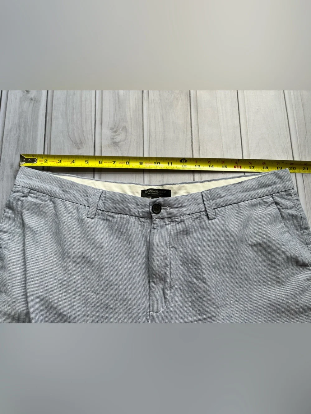 Men’s Banana Republic Emerson blue white linen blend flat front chino short. 38